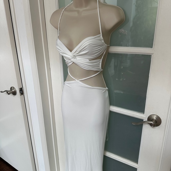 Elegant White Strappy Dress - Picture 7 of 9